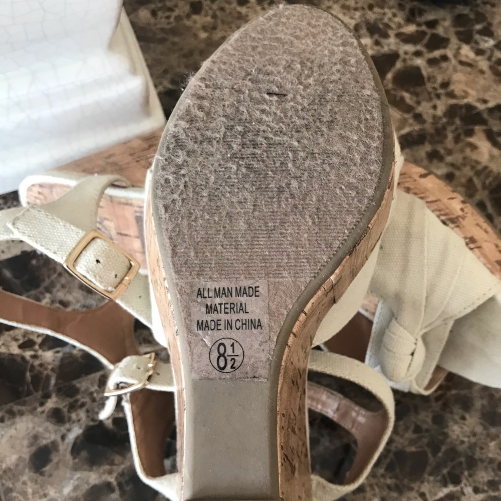 Linen Wedges - Picture 3 of 6
